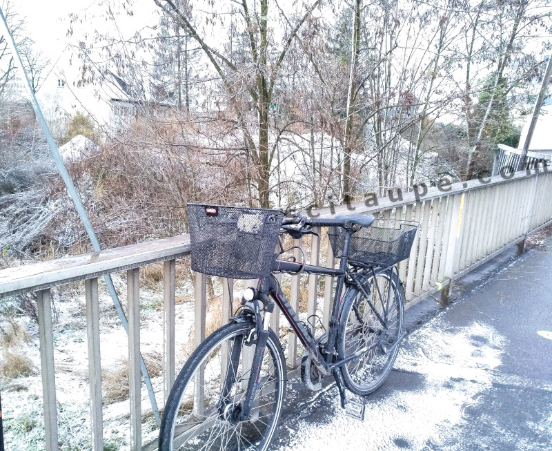 For some reason, I find this pic artistic! A lonely cycle on a pavement. Location: Furth Klinikum, Germany