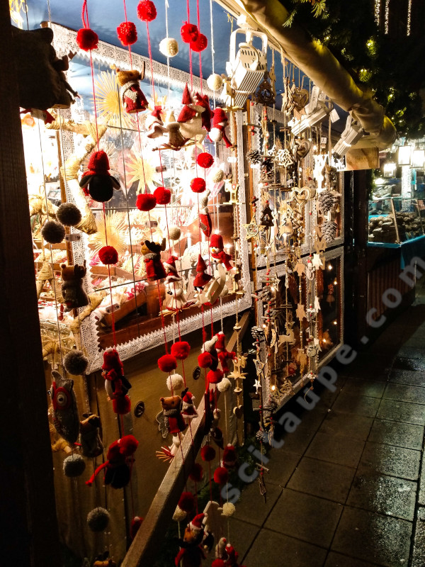 Christkindlesmarkt: Pick a few danglers to grace your home with festive charm